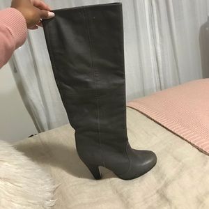 Dolce Vita grey leather boots
